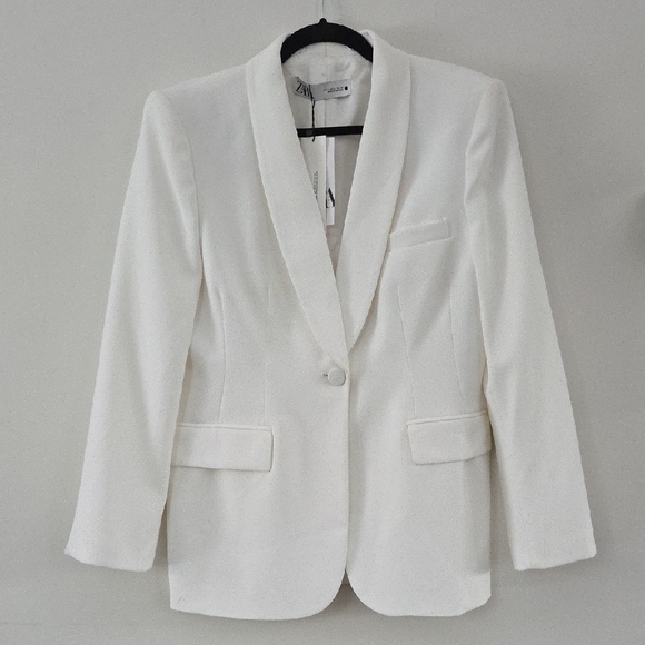 Zara Jackets & Blazers - Zara Classic Cream Blazer NWT